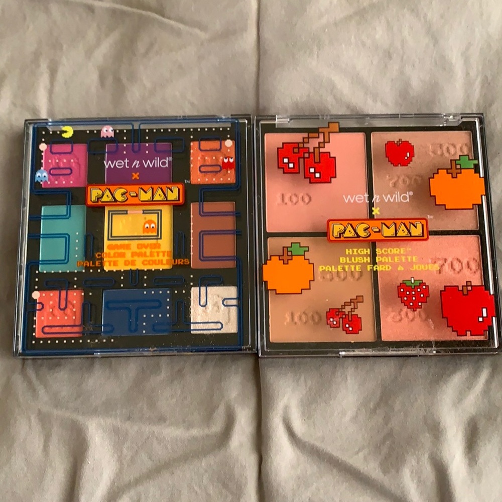 PAC-man eyeshadow and blush palette